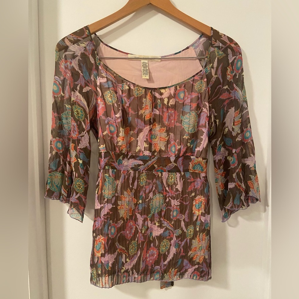 Diane Von Furstenburg 100% silk floral babydoll boho blouse size S